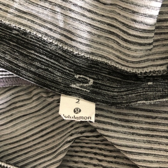 lululemon swiftly tech. size 2. in a grey and white stripes color. - Picture 4 of 4